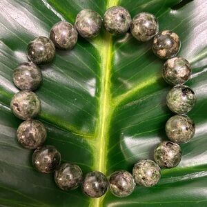 serpentine high quality 10mm chunky elastic beaded bracelet